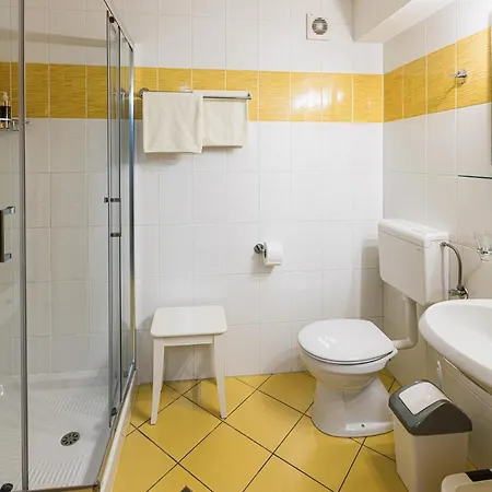 Quercus Apartment